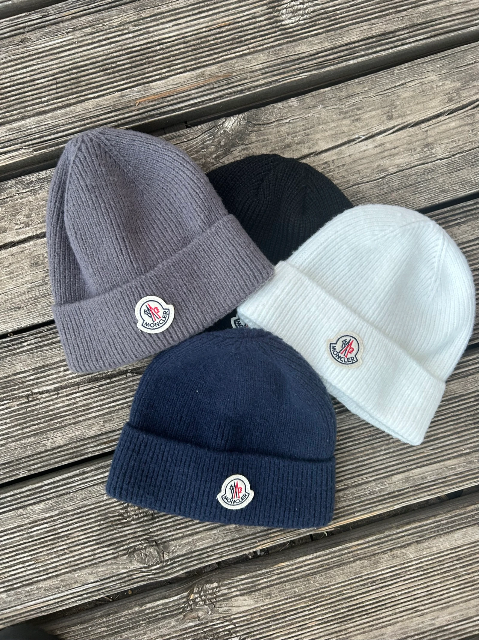 Bonnet, 4 couleurs